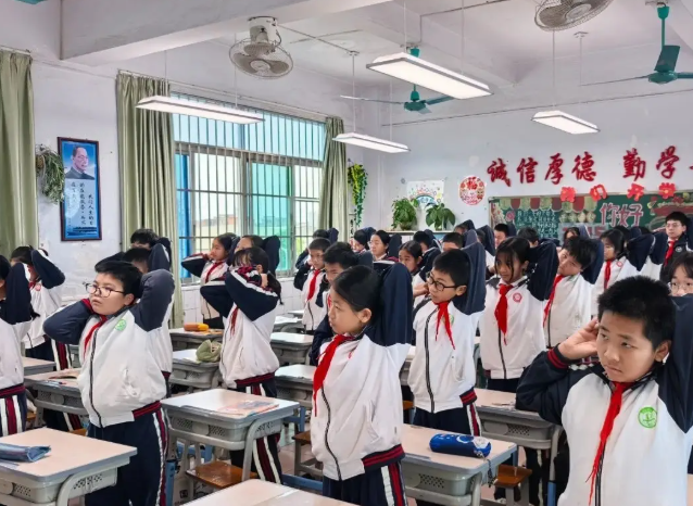 先行探究也有村庄校的量体裁衣其五维推进的体系性实践